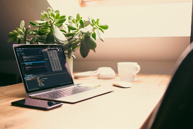 Top 5 YouTube Downloaders for Saving Podcasts and Interview Videos